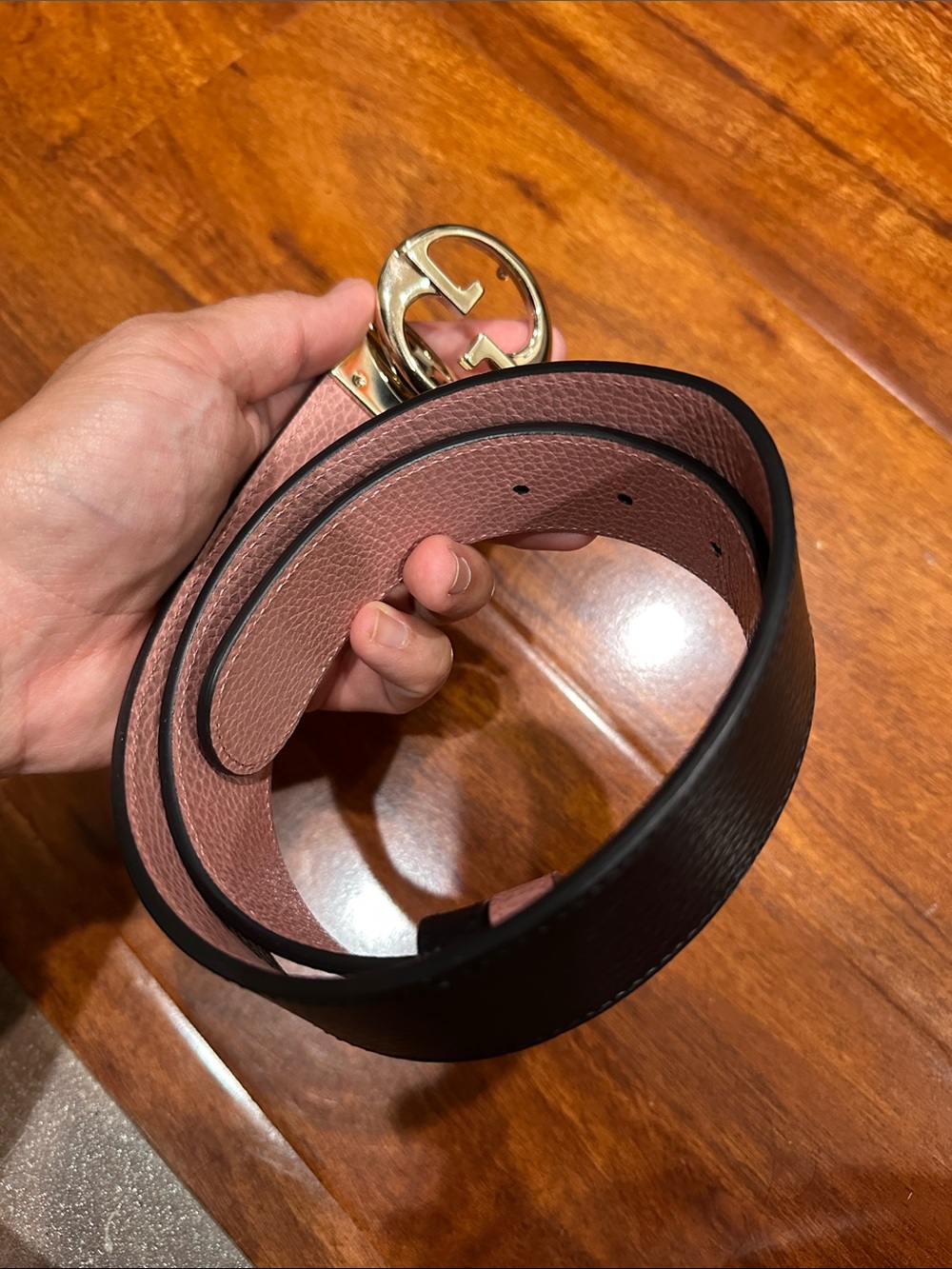 Gucci Reversible Black and Pink Leather Belt with Gold Buckle - Picture 3 of 4